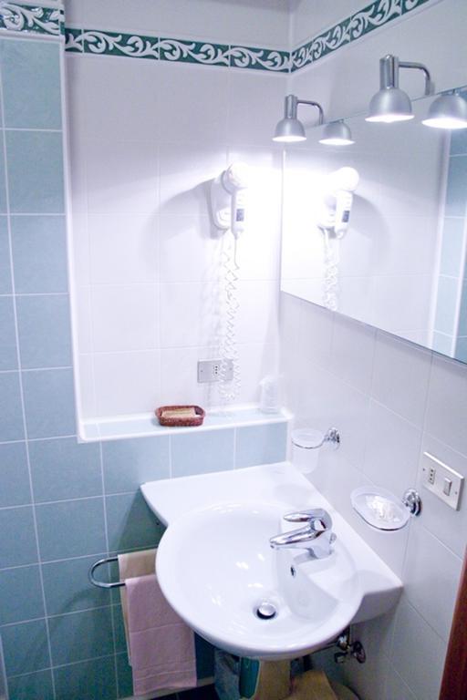 Hotel Monte Civetta Alleghe Oda fotoğraf